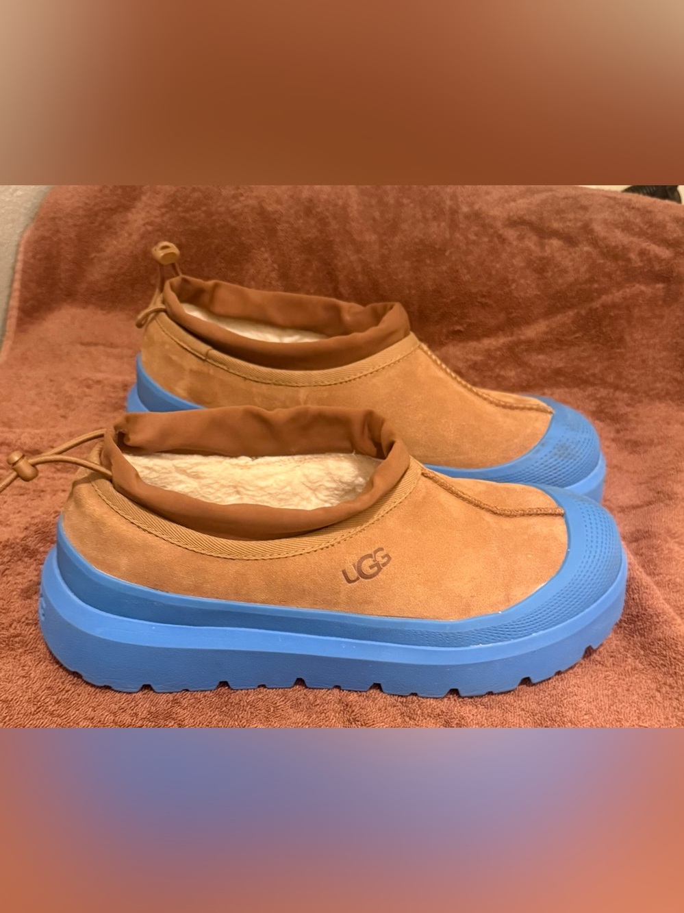 UGG Men's Tan Suede Slip-On Casual Shoes Blue Sole Logo Round Toe Size 11 - Picture 3 of 9